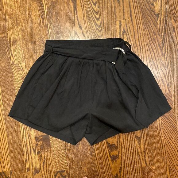 Day & Night Medium Shorts with Belt Loop Buckle Detail Elastic Waist - Picture 1 of 6